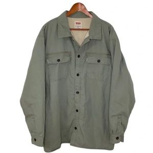 Levi’s olive green rip-stop button up long sleeve shirt with fleece lining